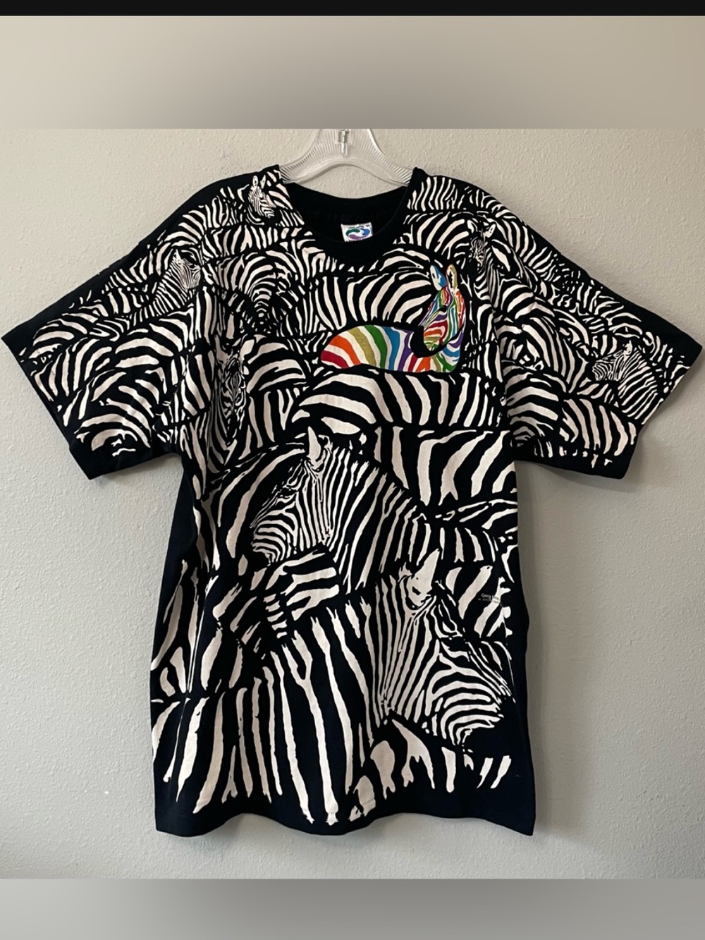 Liquid Blue Vintage Zebra All Over Print Rainbow Graphic T-Shirt XL USA